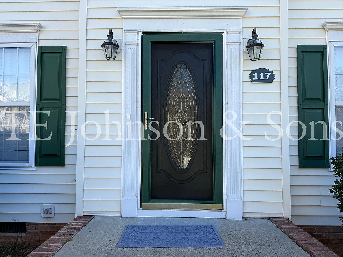 Spacious 4-Bedroom Home with Multiple Living Areas and Fenced Backyard! — Photo 2