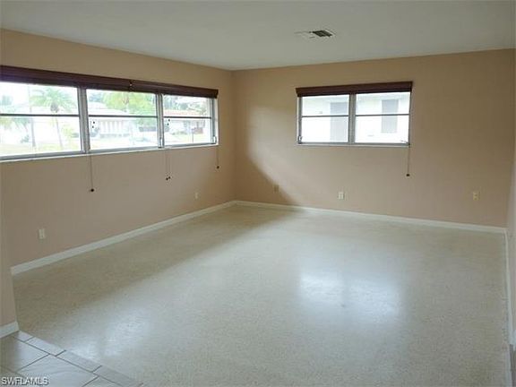 3rd image of 111 SW 59th Ter