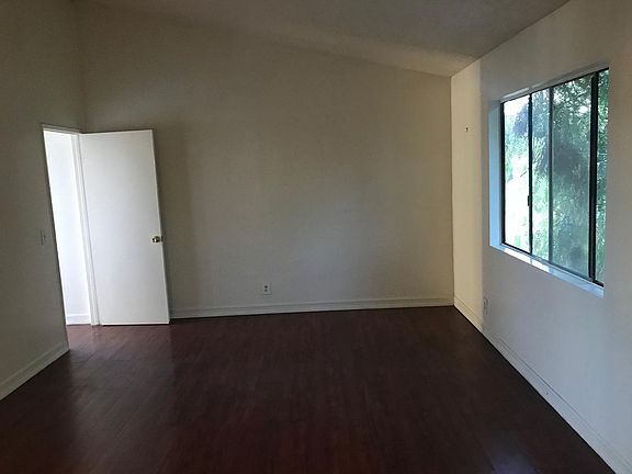 5th image of 6052 Fry St