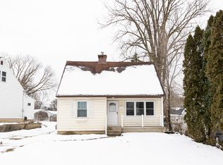 1058 Washtenaw Dr NE, Grand Rapids, MI