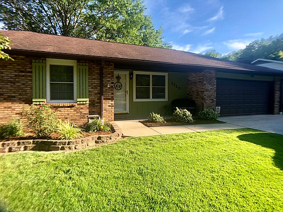 3rd image of 3225 Bordeau Dr