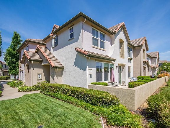 2nd image of 4105 Esplanade Cir
