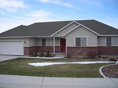 1st image of 3923 W 10400th St N