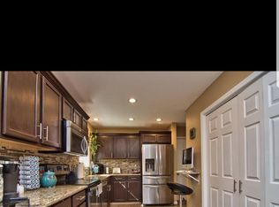 3201 Hamlet Dr, Tobyhanna, PA 18466