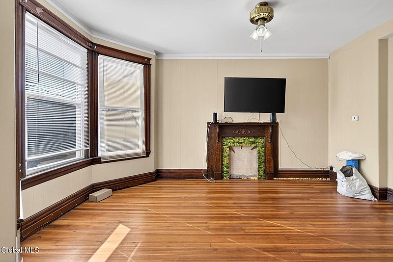 4th image of 225 Western Avenue