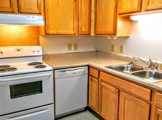 202 Charles St FL 3RD, Fredericksburg, VA 22405