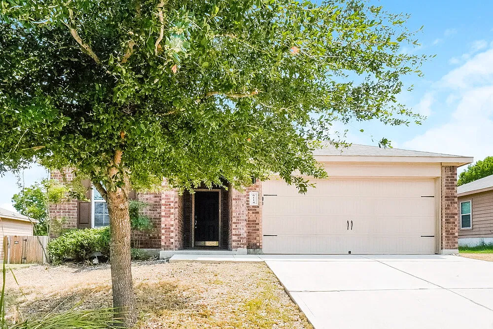 3 bed, 2.0 bath, 1330 sqft, $1,550 — Photo 1
