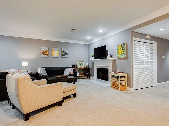 4th image of 407 Ashlawn Ct