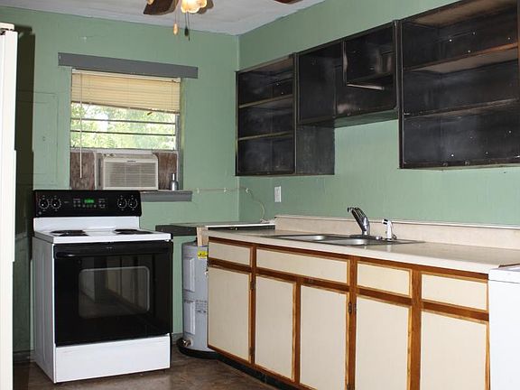 4th image of 808 Meroney St #430637068
