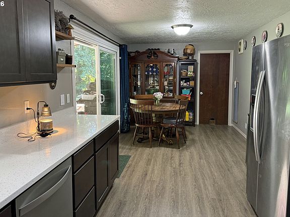 5th image of 37999 Green Ln