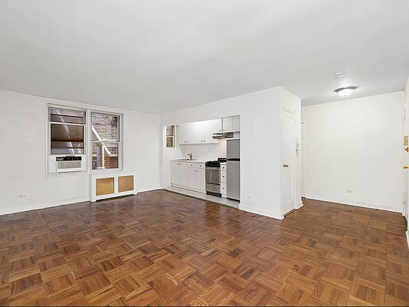 2nd image of 200 E 17th St APT 1A