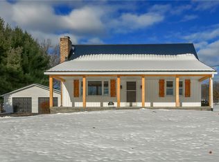 392 Northwestern Dr, Ellwood City, PA 16117