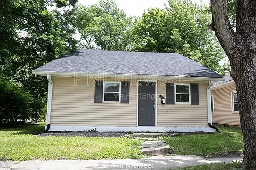 3165 Station St Photo 1
