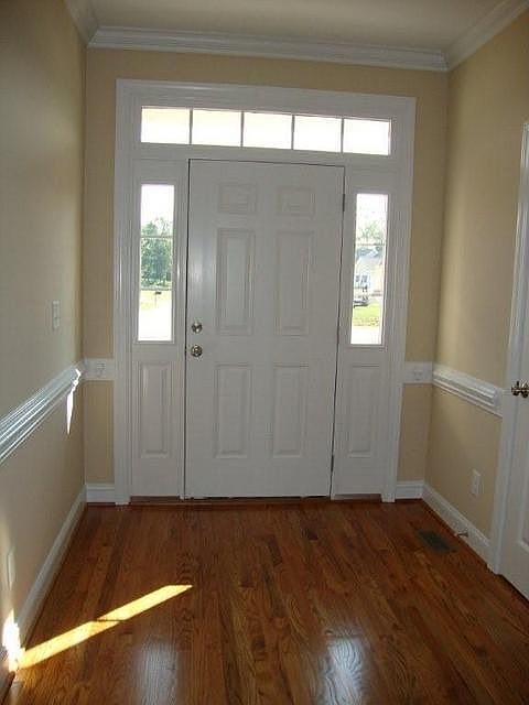 2nd image of 2575 Meadowlark Rd