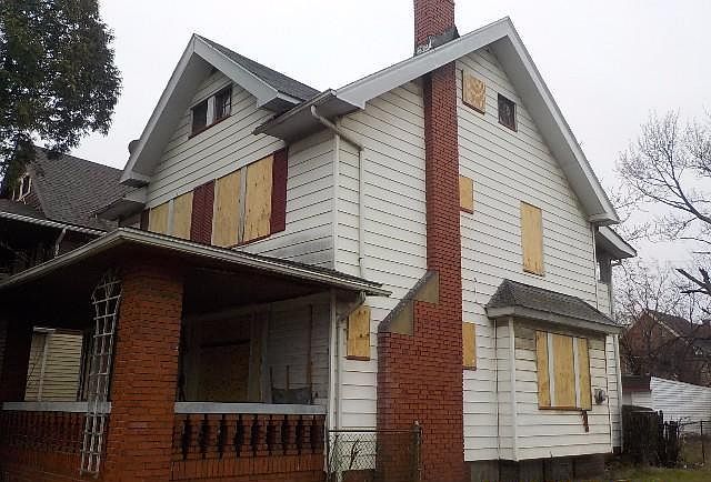 2nd image of 3348 E 123rd St
