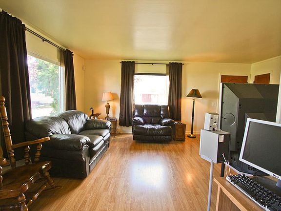 4th image of 409 Douglass Ave