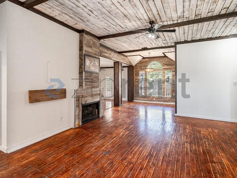 6502 Bramber Ln — Photo 2