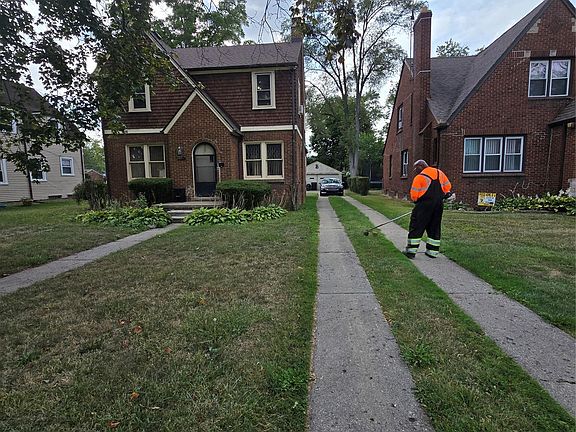 5th image of 14517 Archdale St
