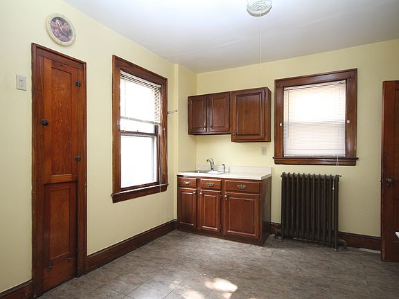 Kitchen right