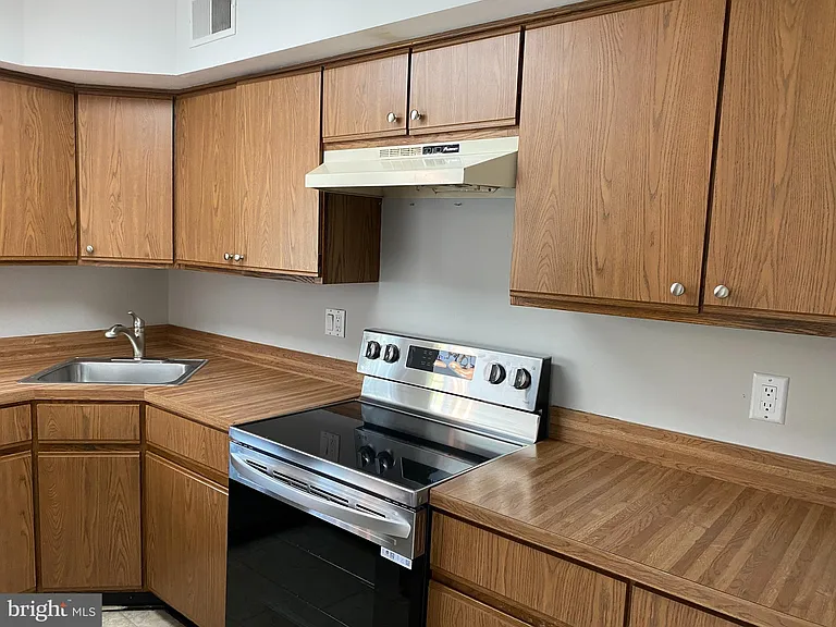 11017 Bennett Pl — Photo 11