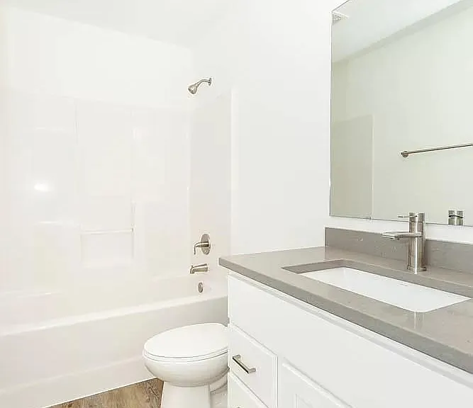 820 Cathy Dr W — Photo 31