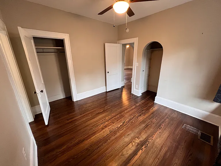 220 Leon Ave — Photo 18