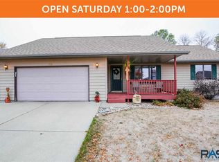 320 N Whitni Ln, Sioux Falls, SD 57107