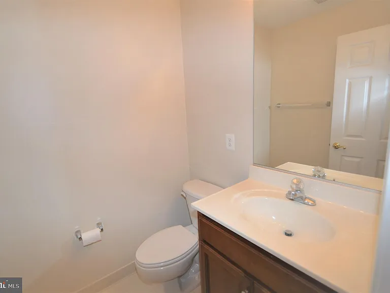 25140 Boomerang Ter — Photo 46