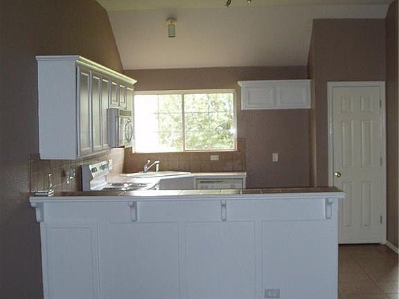 3rd image of 212 SW 132nd St