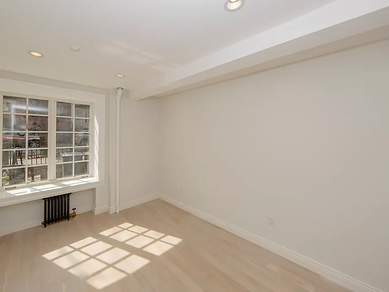 51 W 11th St #B1 — Photo 4