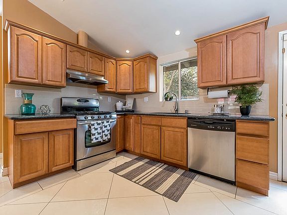 4th image of 6300 Jumilla Ave