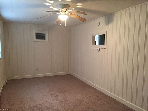 2nd image of 820 Lake Dr