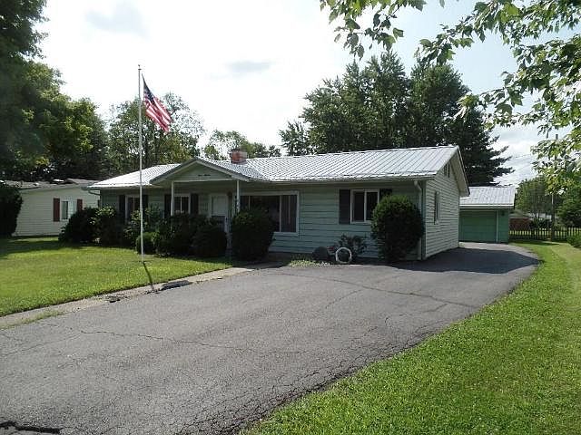 1st image of 411 Hughes St