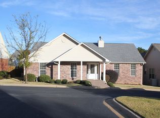 8 Graham Gardens Ln, Hot Springs, AR 71901