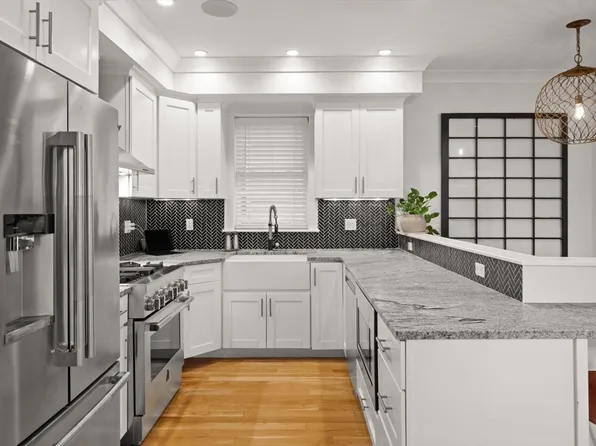 8 Manley St #1, Dorchester, MA 02122