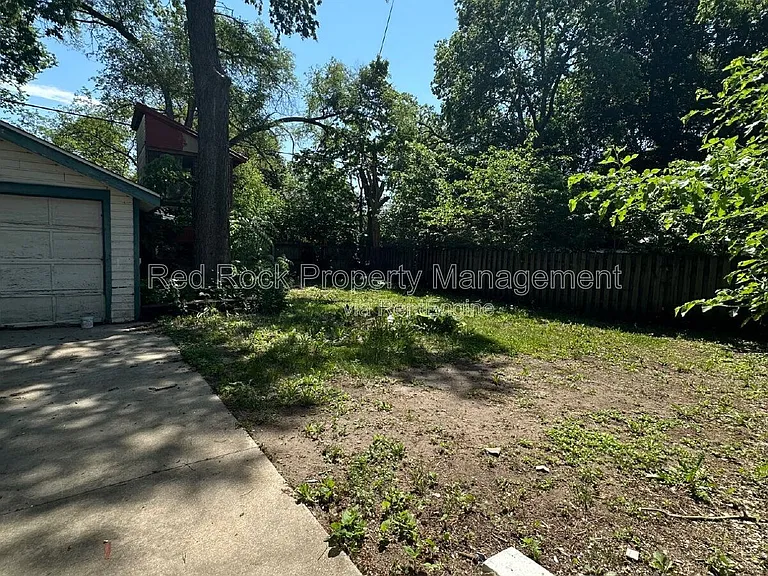 835 Elm St — Photo 6