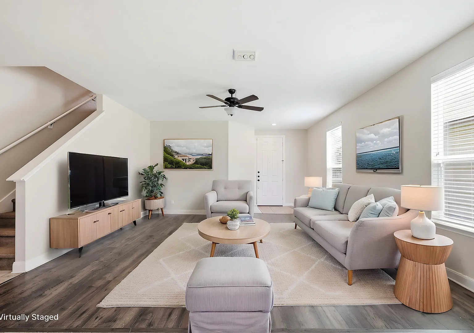 Move-In Special: One Week Free Updated Two-Story Near Lackland Afb With Loft — Photo 2