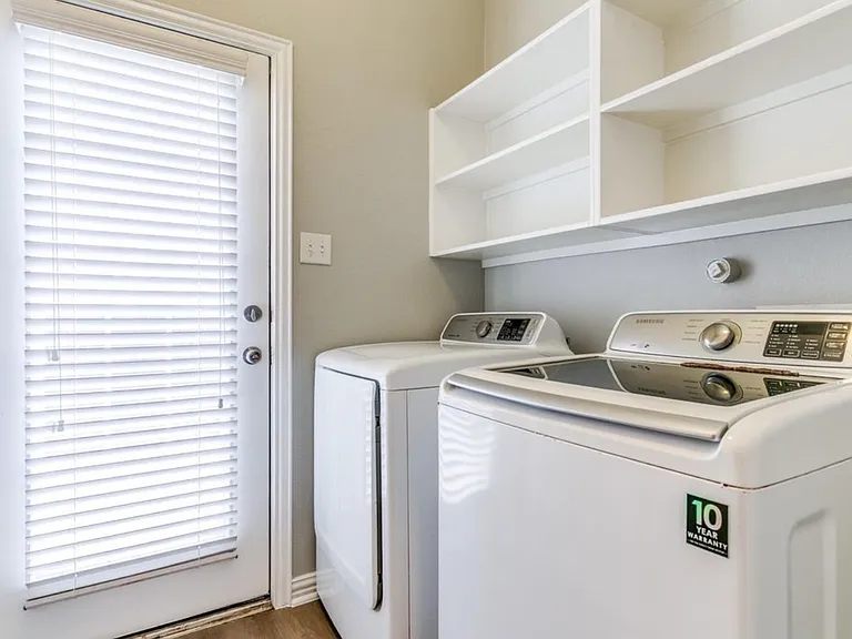 3725 Vienna St — Photo 10