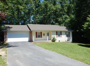 72 Pear Cir, Crossville, TN 38555