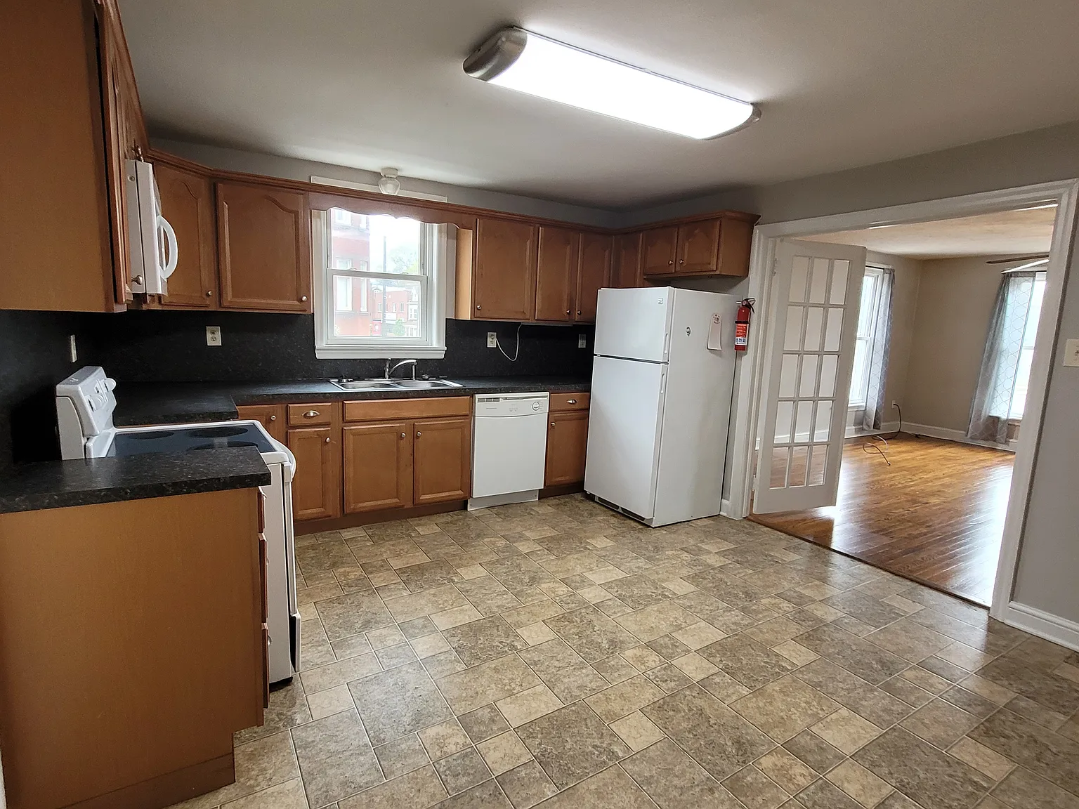 2 bed, 850 sqft, $1,195 — Photo 2