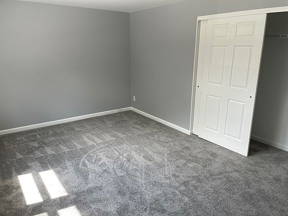 5th image of 450 W Commercial St APT A