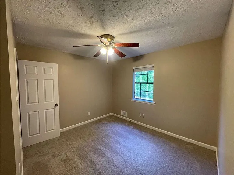 55 Huntridge Dr — Photo 16