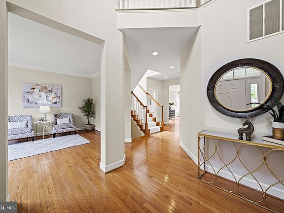 3rd image of 7887 Galesburg Pl