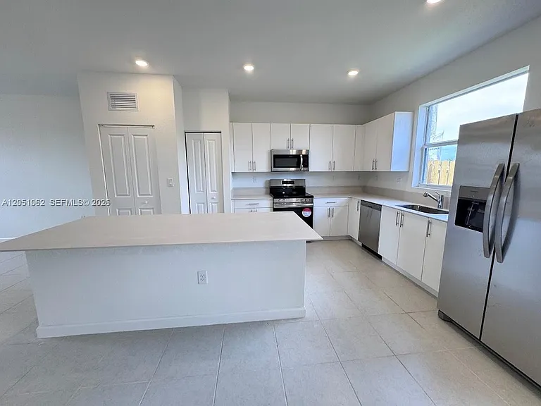 1182 SE Palm Dr — Photo 7