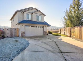 820 Danville Ln, Medford, OR 97501