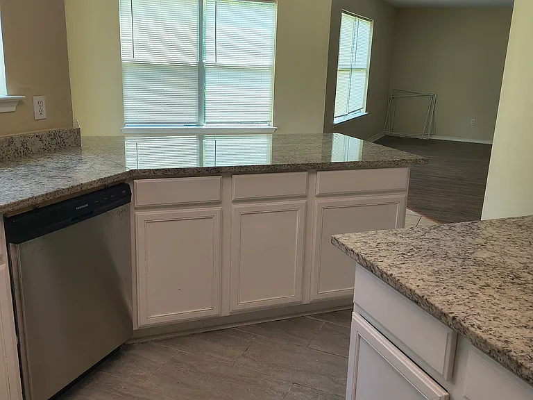 129 Jefferson Dr — Photo 8