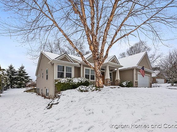 2nd image of 58 Greystone Ct NE