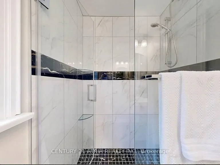 60 Beacham Cres #LOWER — Photo 8