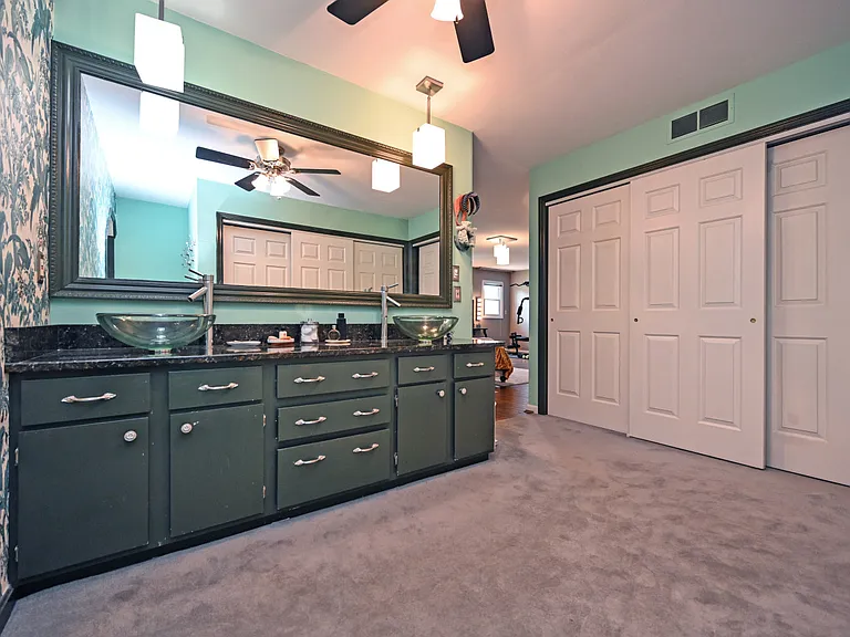 12046 Timberlake Dr — Photo 37