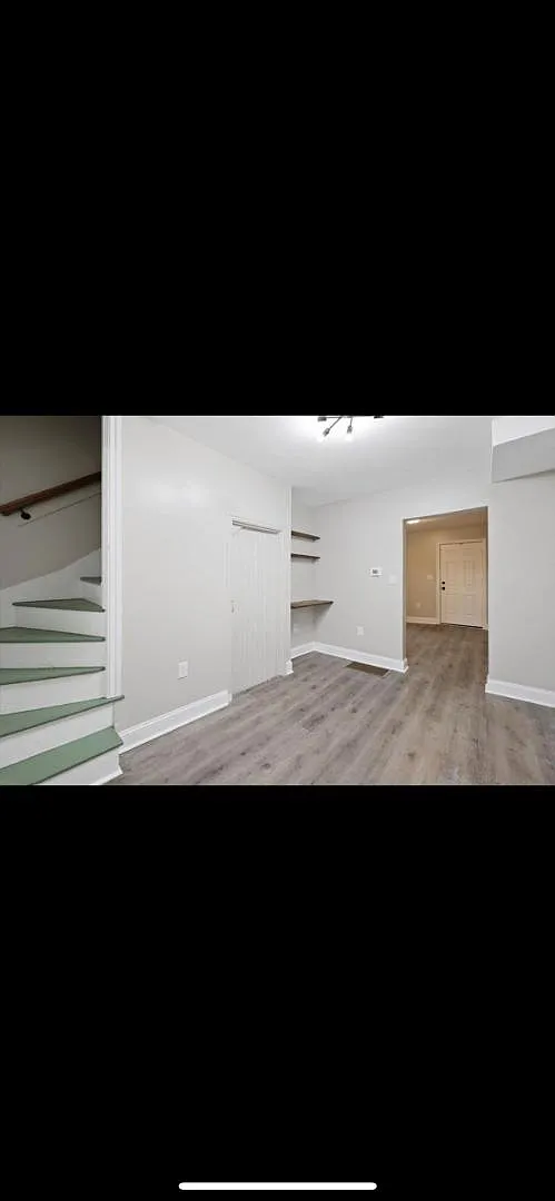36 N Locust - 36 N — Photo 2